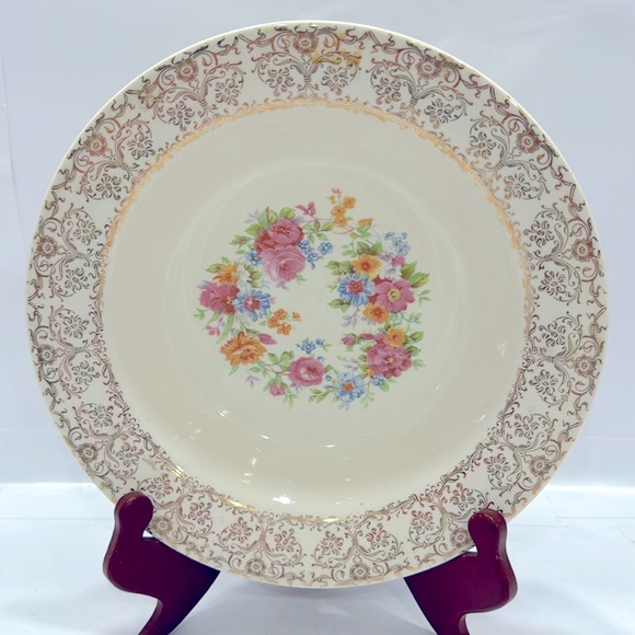 Santa rosa Coupe Soup Bowl by Royal (USA) 9” Wide x 1 3/4” Tall. New. A2438. - Picture 1 of 6